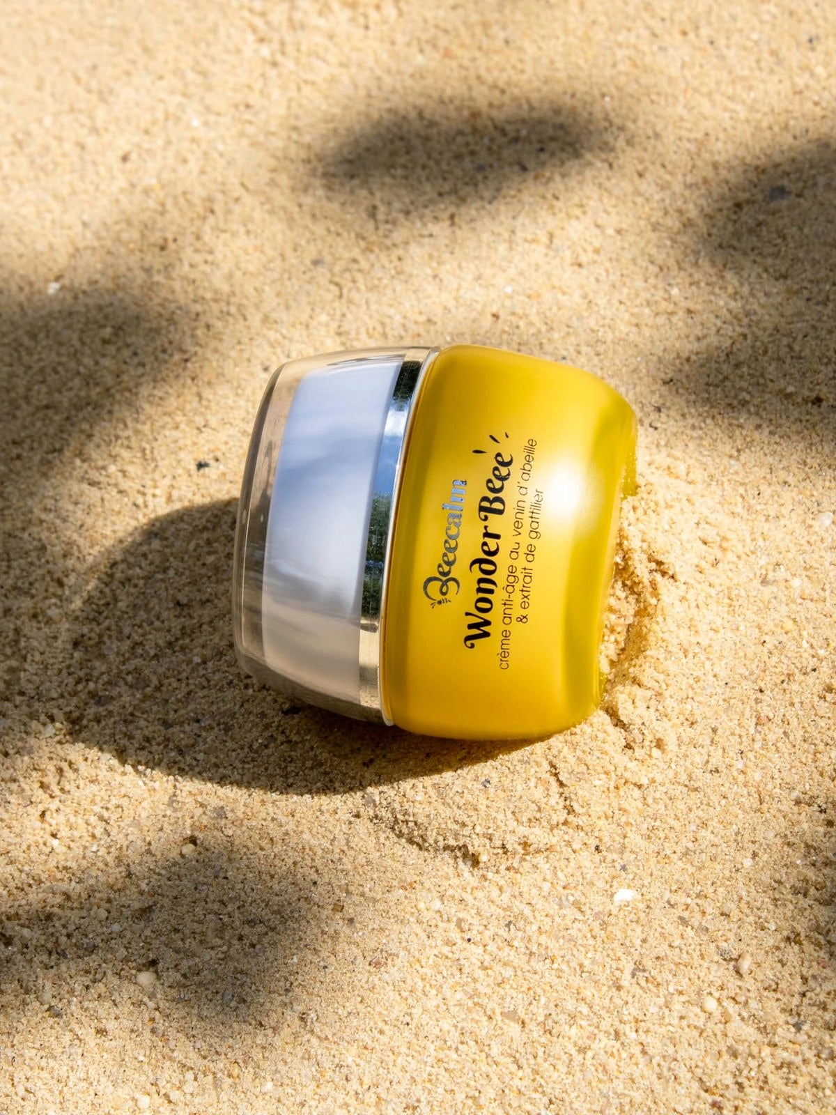 WonderBeee Beeecalm sur le sable