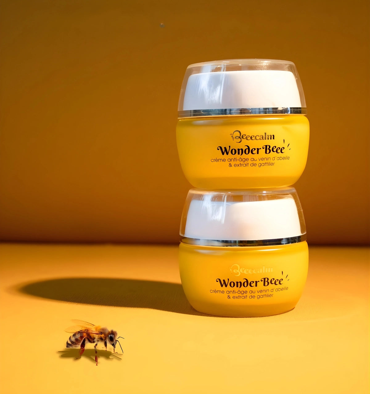 Deux Pots wonderBeee Beeecalm et une abeille 